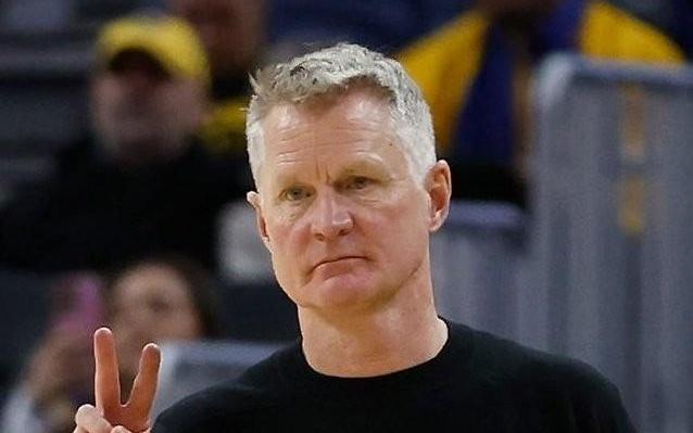 四冠教头将离队记者：这可能是科尔执教勇士的最后一赛季