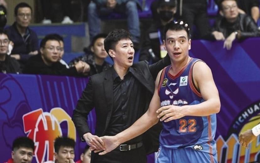 56比98惨败42分！辽篮苦主惨遭18连败：主教练顶不住申请下课