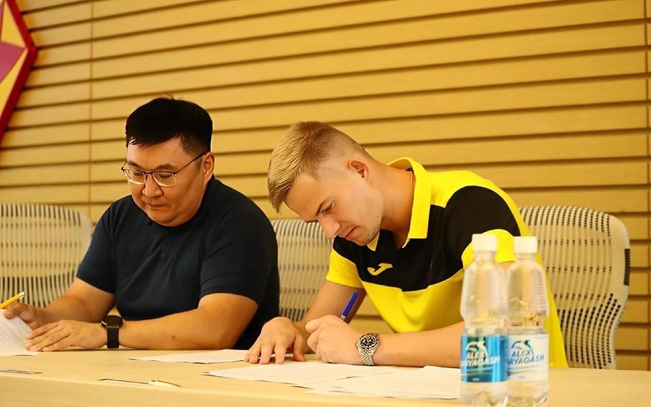 泰山队盯上百万身价俄铁塔，零元购+192cm防空锁，中超最冷血操作