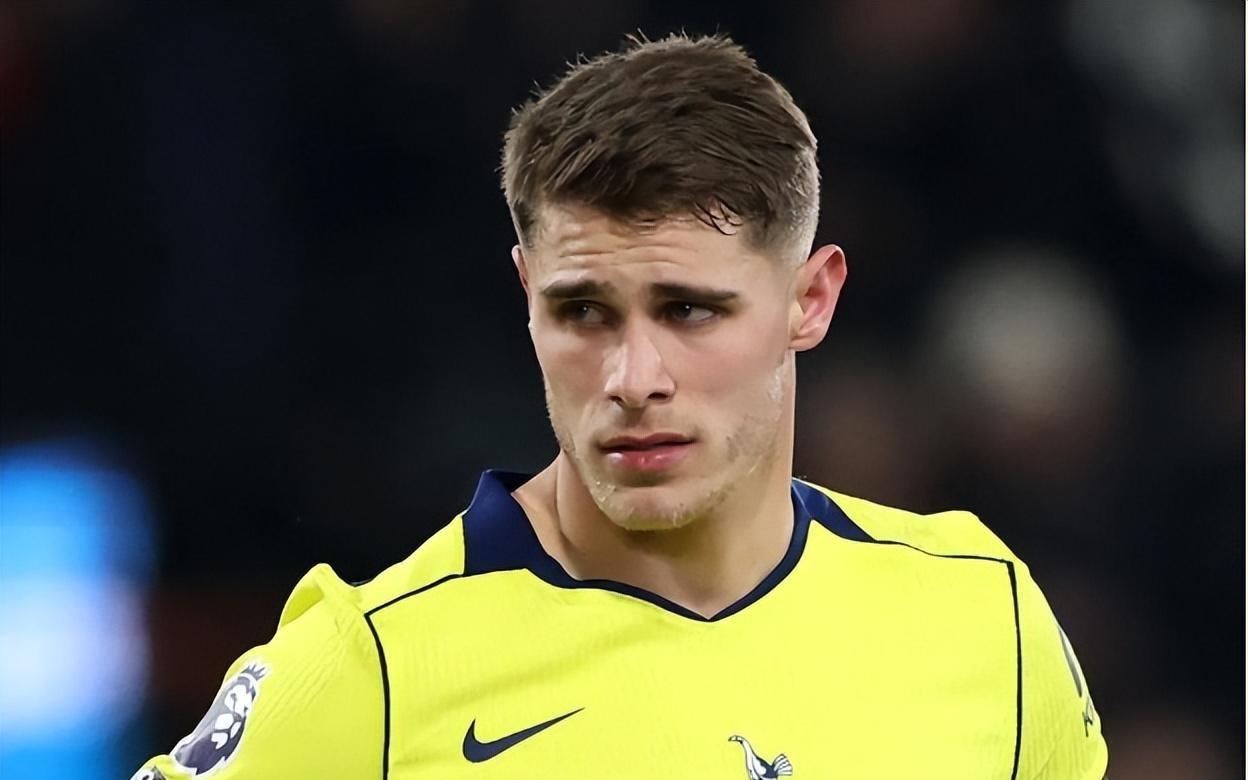 利物浦找到范戴克接班人，24岁荷兰国脚铁卫，身价不低于8000万欧