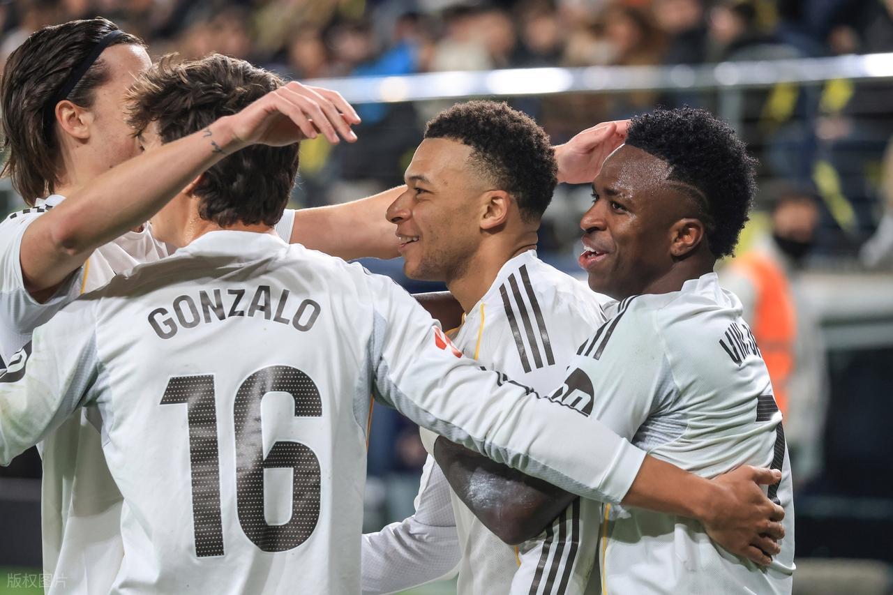 西甲最新积分战报姆巴佩双响皇马完胜黄潜超巴萨2分重回榜首