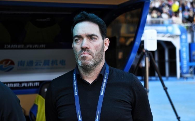 亚泰生死战抢下1分！补时连追2球，已4轮不胜，媒体人：弹尽粮绝