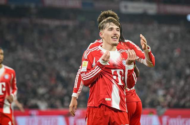 22！17岁新星闪耀，凯恩临危救主，87分钟绝平，拜仁主场爆冷