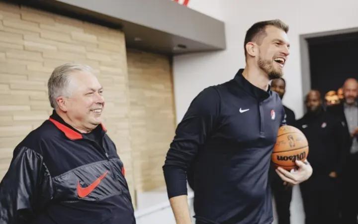 结束对勇士9连败！开拓者官方晒图庆祝斯普利特执教首胜