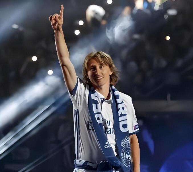 喜讯！大牌国脚后腰刚离开浙江队就做出重要决定，已公开发声确认