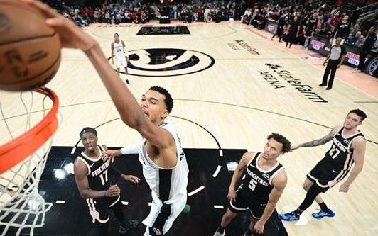文班26+12约翰逊17+11+6马刺大胜老鹰取5连胜