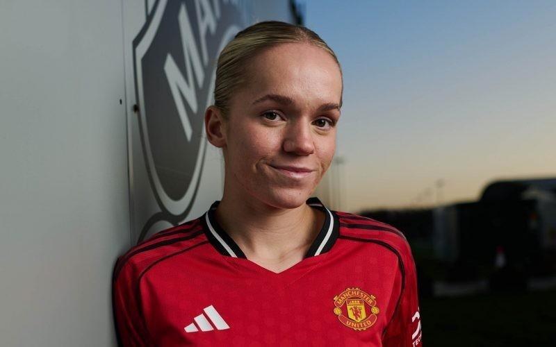 曼联女足签下伦德奎斯特，在采访视频中不小心泄露了另一引援