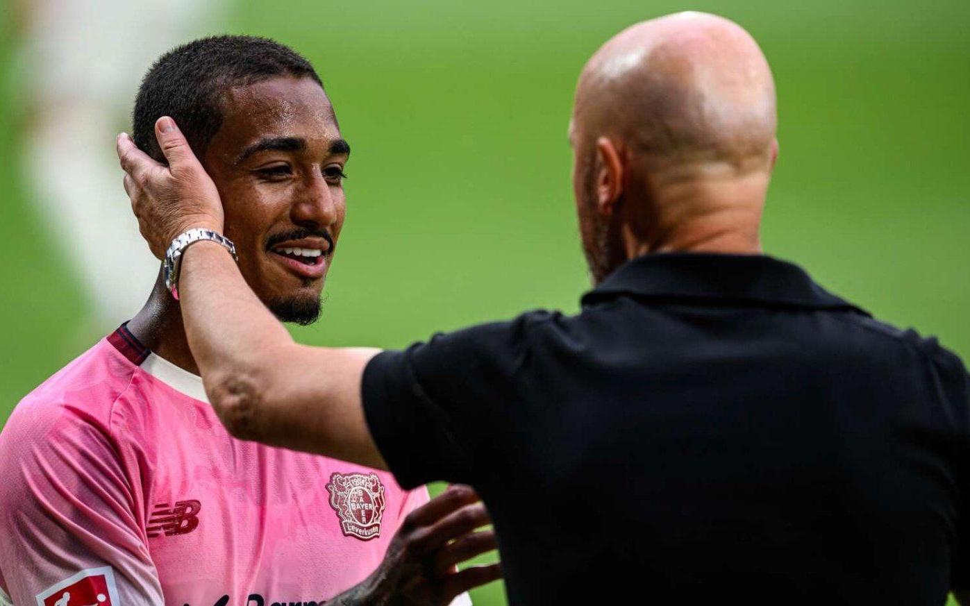 药厂球员：虽然滕哈赫与阿隆索不同，但我们明白他是极优秀的教练