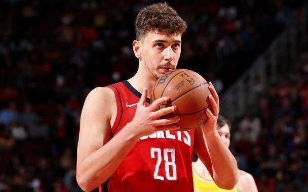 恭喜申京！欧锦赛6战全胜+6次最佳从未旁落！他已是NBA前5中锋