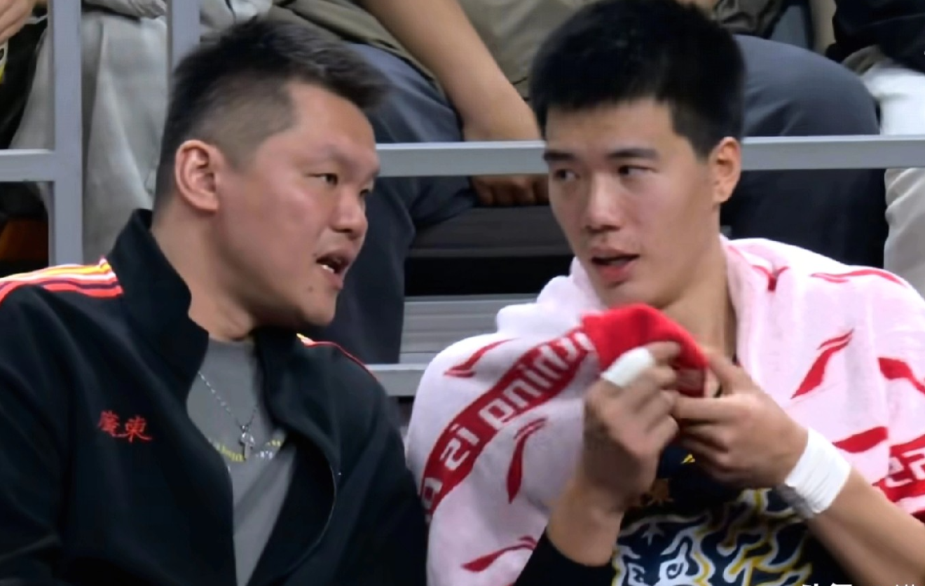 广东队重磅引援，打了6分钟3犯规，被杜锋弃用球迷：引了个寂寞