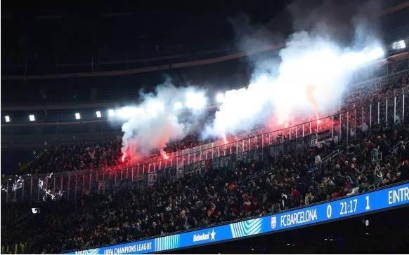 每体：法兰克福球迷在诺坎普制造骚乱