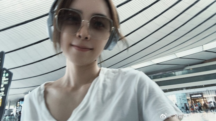 余霜晒照：发现从JDG主场过来好像确实不堵车