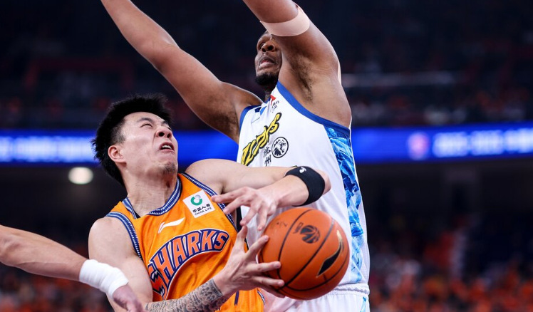 打回口碑！末节6中5仍难掩张镇麟一死穴，唯有转型3D方能破局