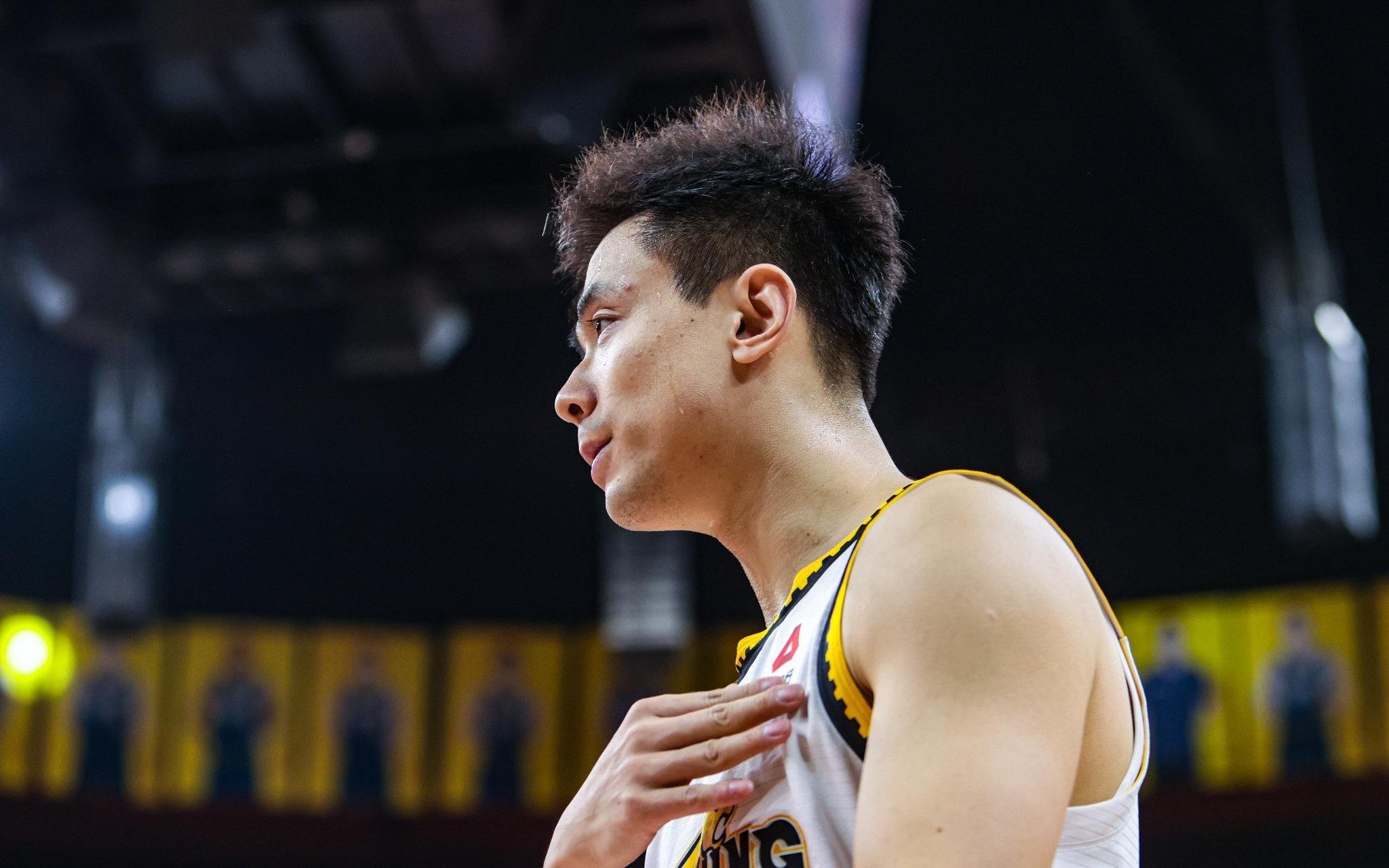 一人一城！媒体人：赵继伟和辽宁男篮即将完成长达4年的顶薪续约