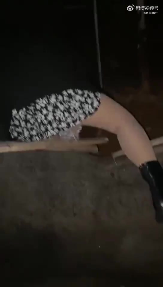 这不是用力一扯就好了吗