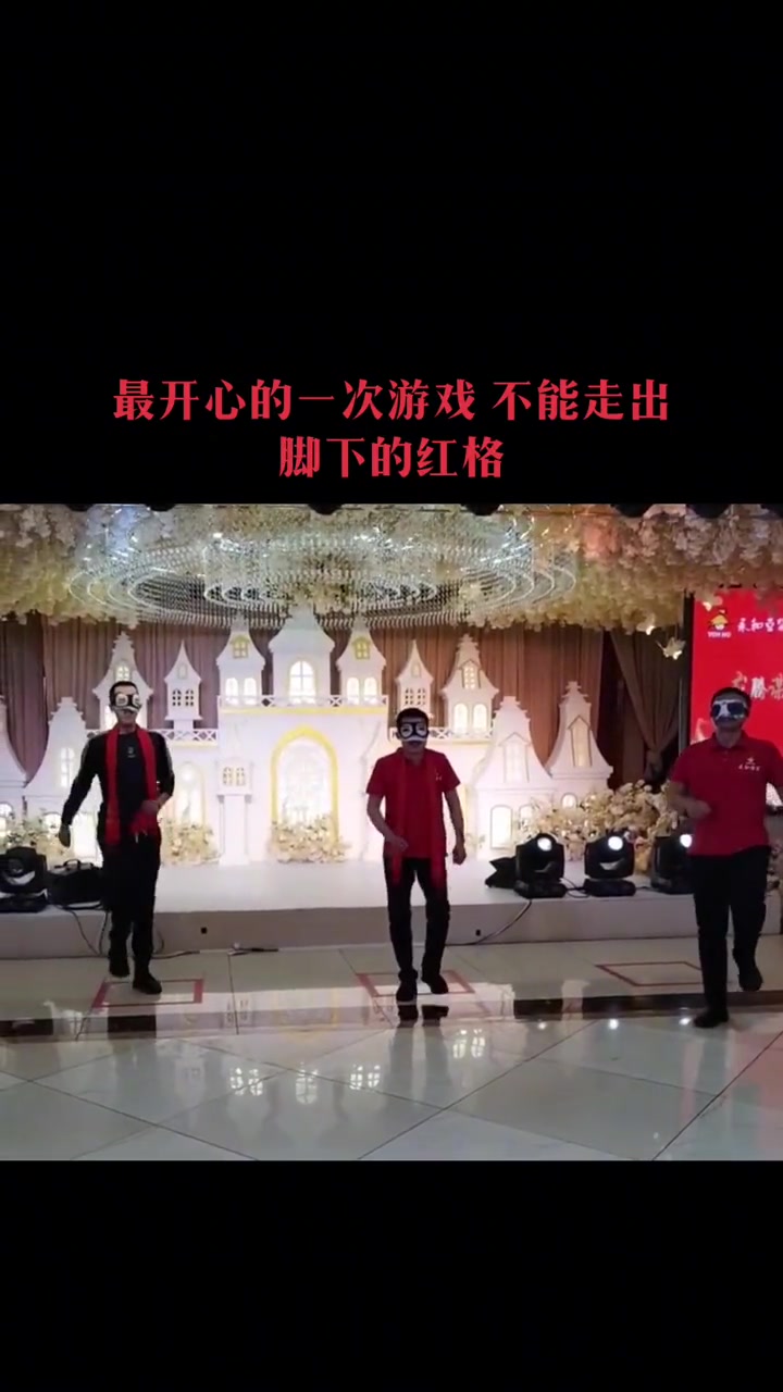 有一个快上高速了，拦着点啊，他有ETC吗？