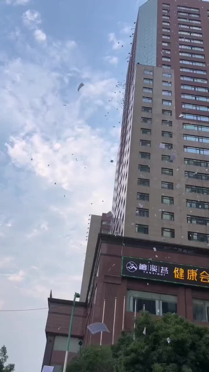 这是有多无奈，才会想出这么奇特的方式？！！