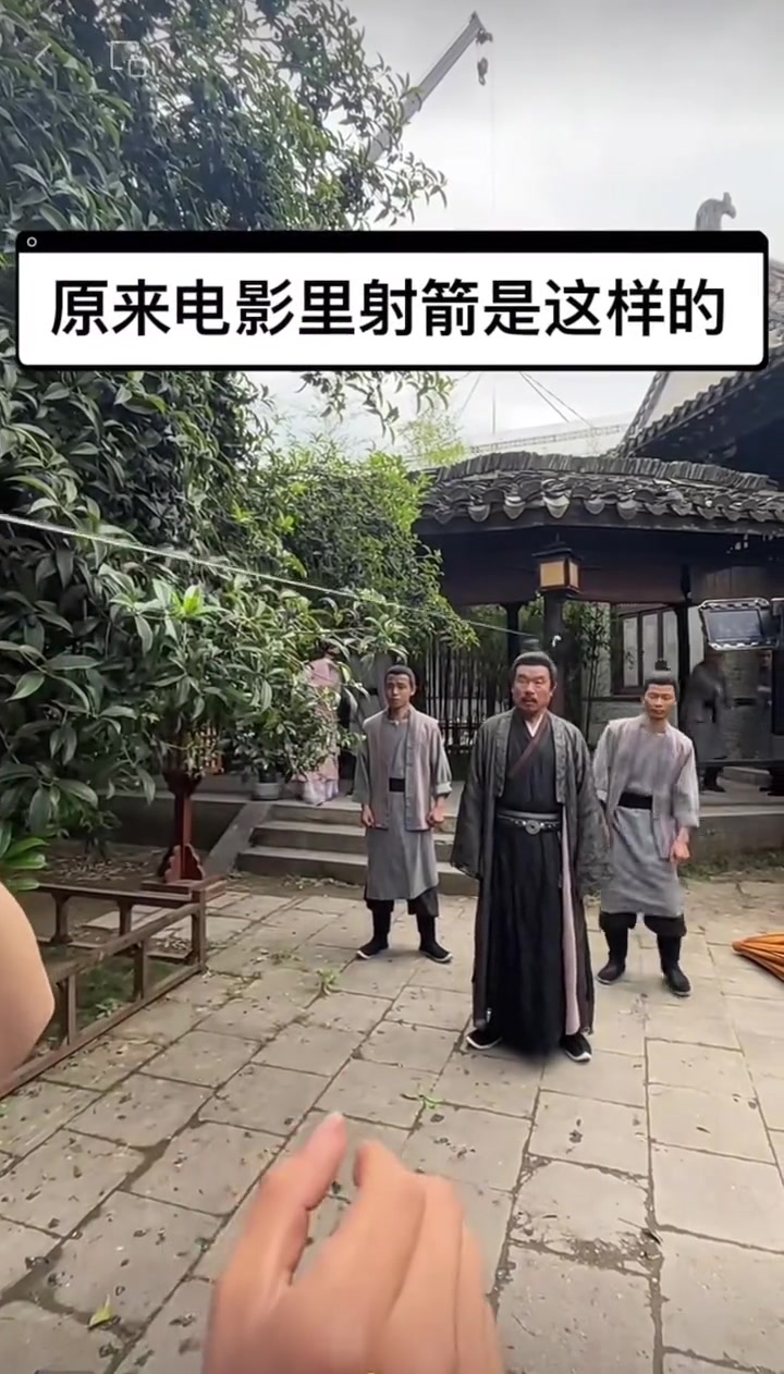 电影里的射箭是这样的，第一视角看着也很可怕！