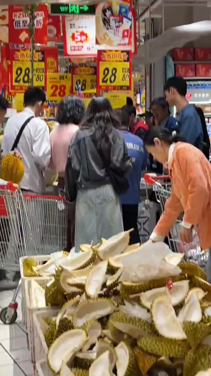 还能这样？想吃榴莲不舍得花钱，被大姨的做法震惊