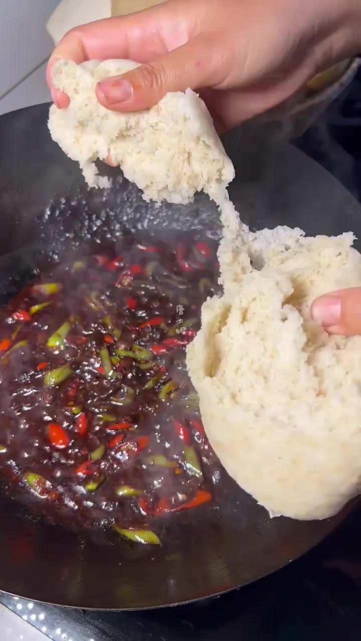 大晚上的给我看饿了！就酒喝感觉更是一桩美事