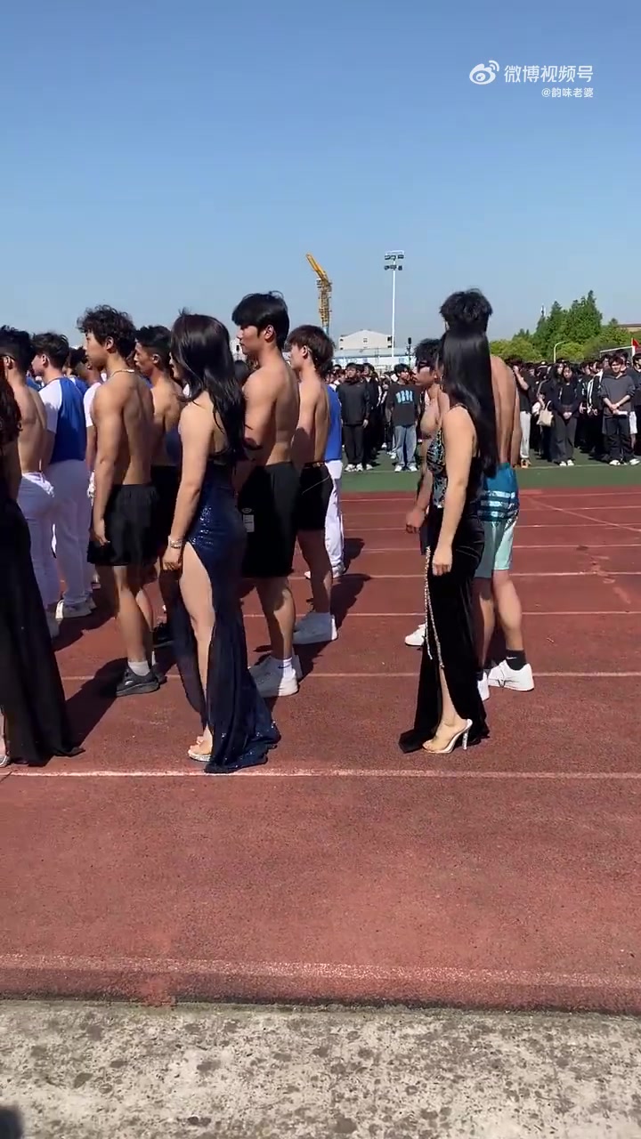 啥学校啊？还有健美方阵