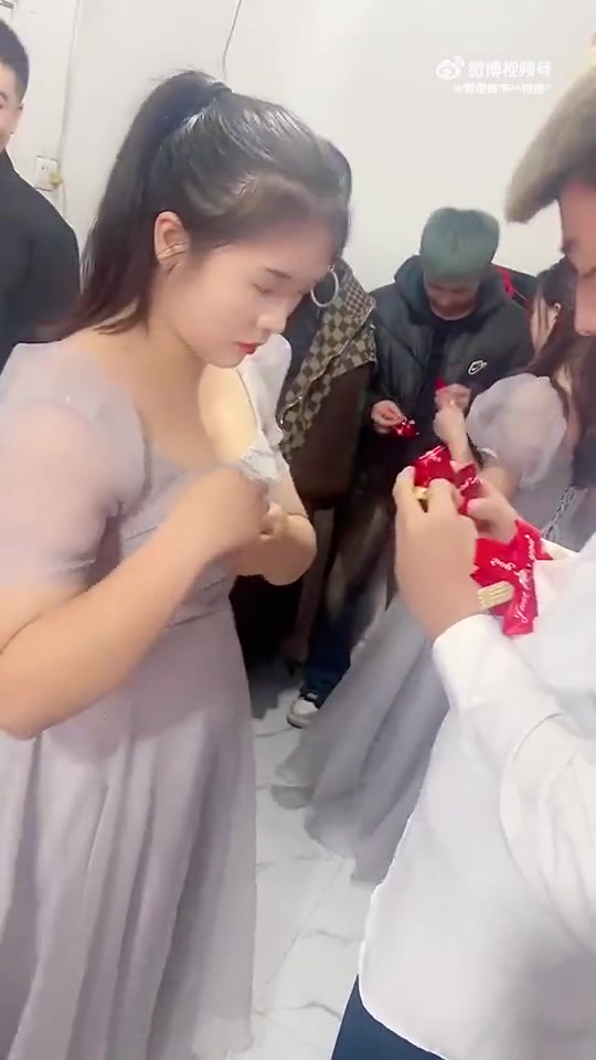 激动的心，颤抖的手