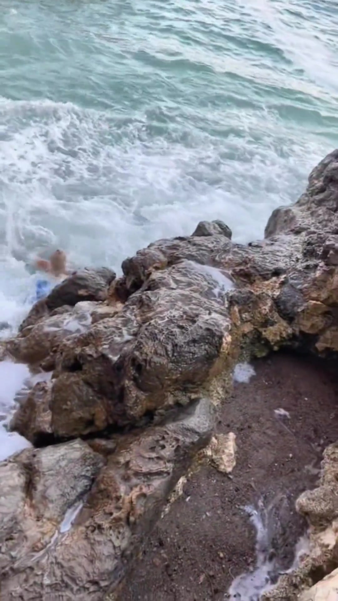 海边的“浪漫” 往往是很突然的...