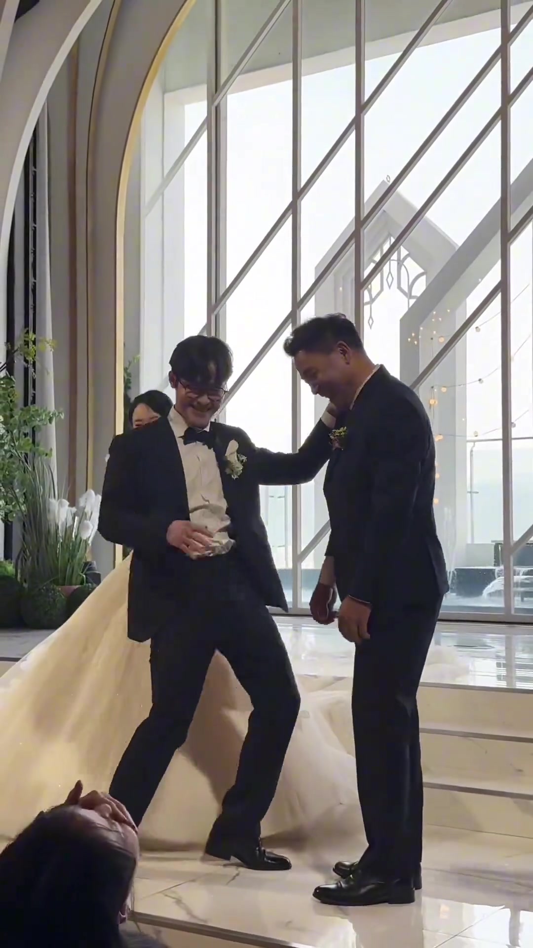 跳高兴了，老丈人退你彩礼钱！