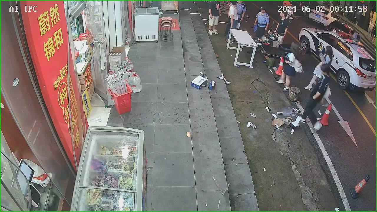 脾气还挺暴躁