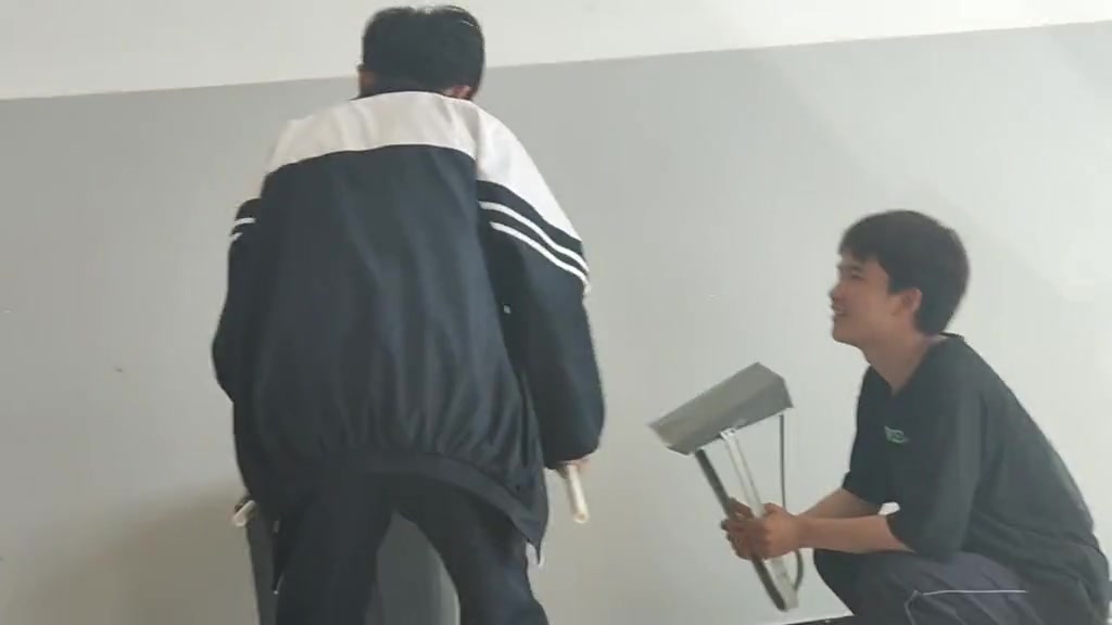 简陋的设备高级的唱功