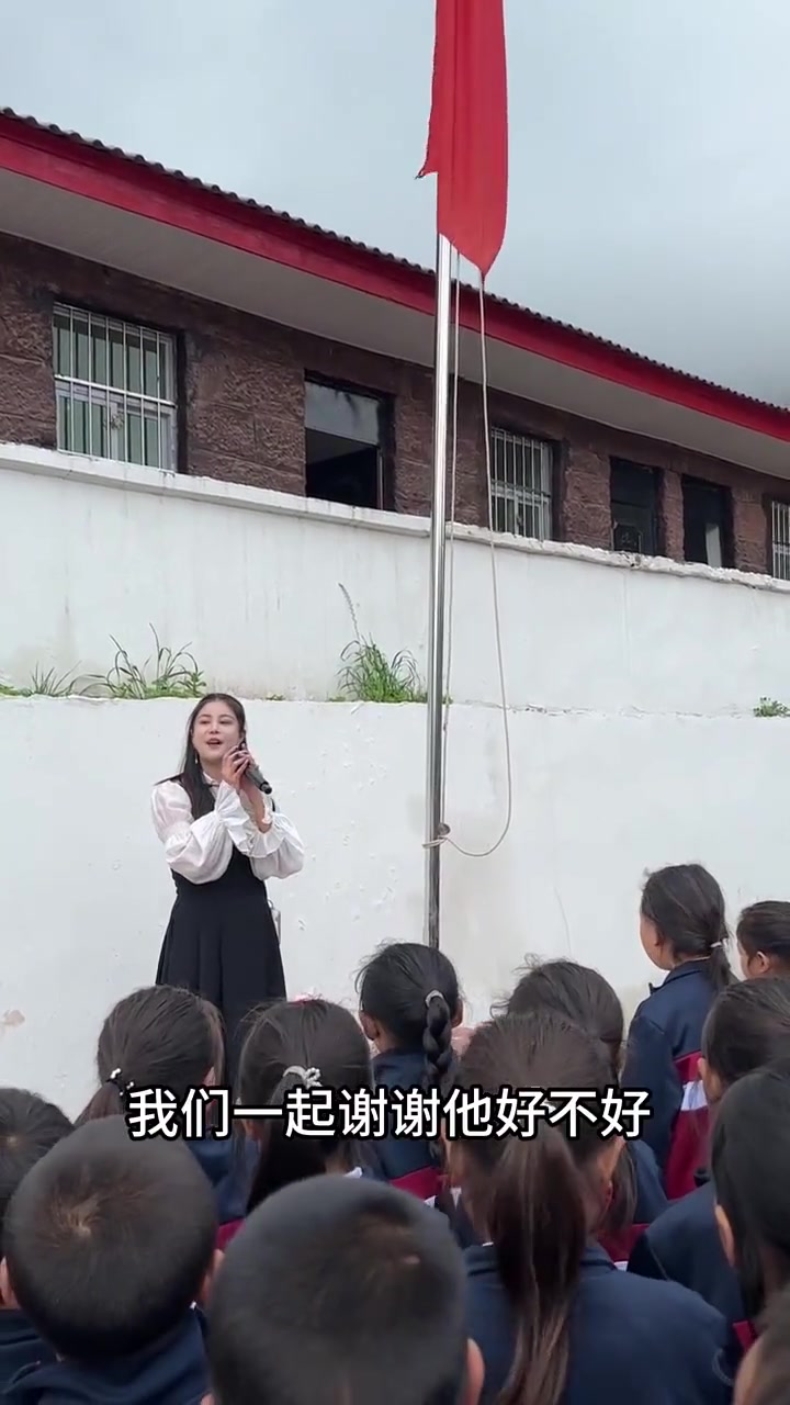这个世界破破烂烂，但总有人在缝缝补补