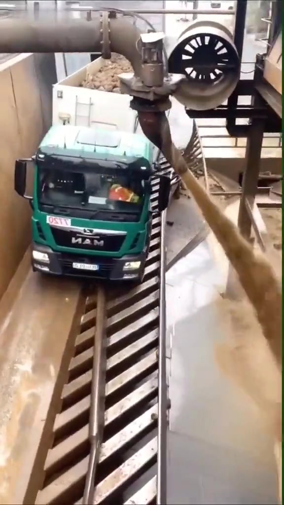 为什么冲的水都是是用这种脏的啊