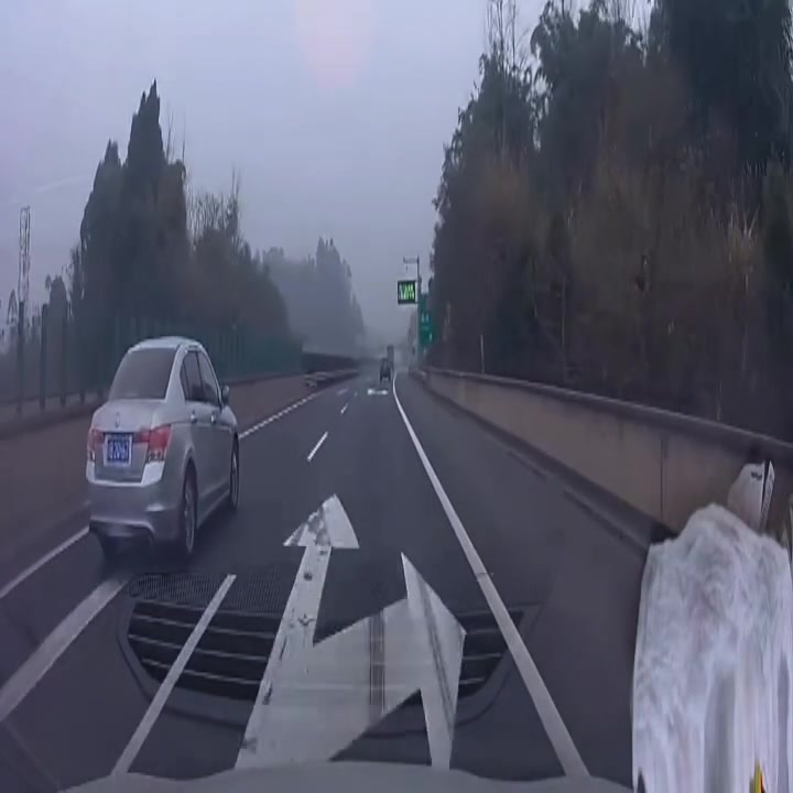 突然并道！这是谁的责任？