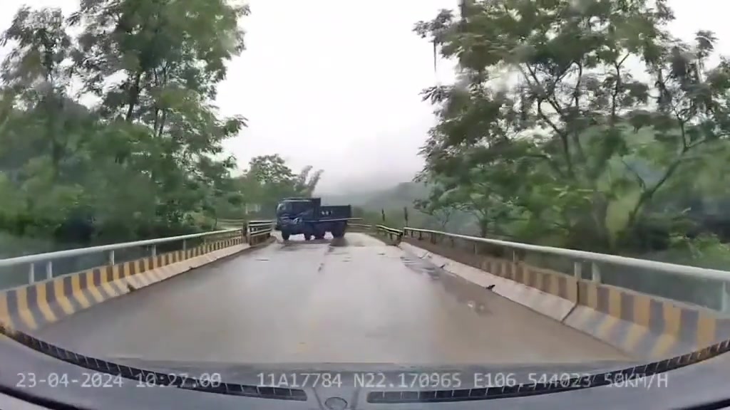 不懂就问，这算我追尾吗？