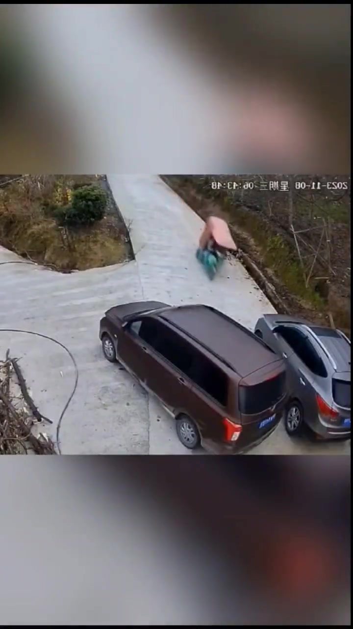 玩过俄罗斯方块的人都知道，这一下它是忍不住的