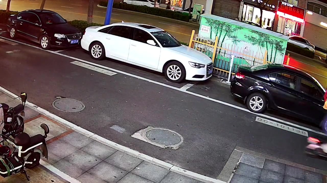 看了这个视频终于知道为什么要离井盖远点了！