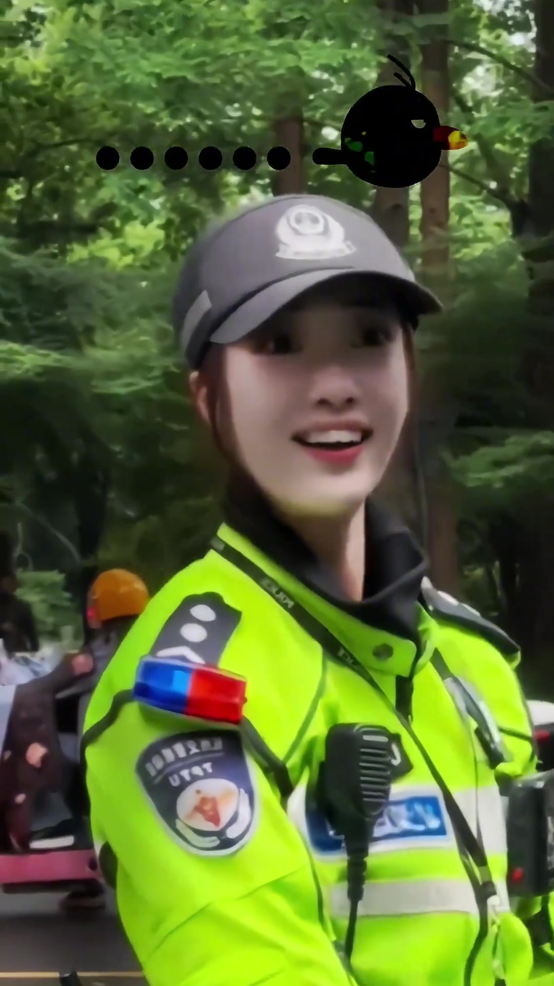 女警官：居然还有这种要求？？