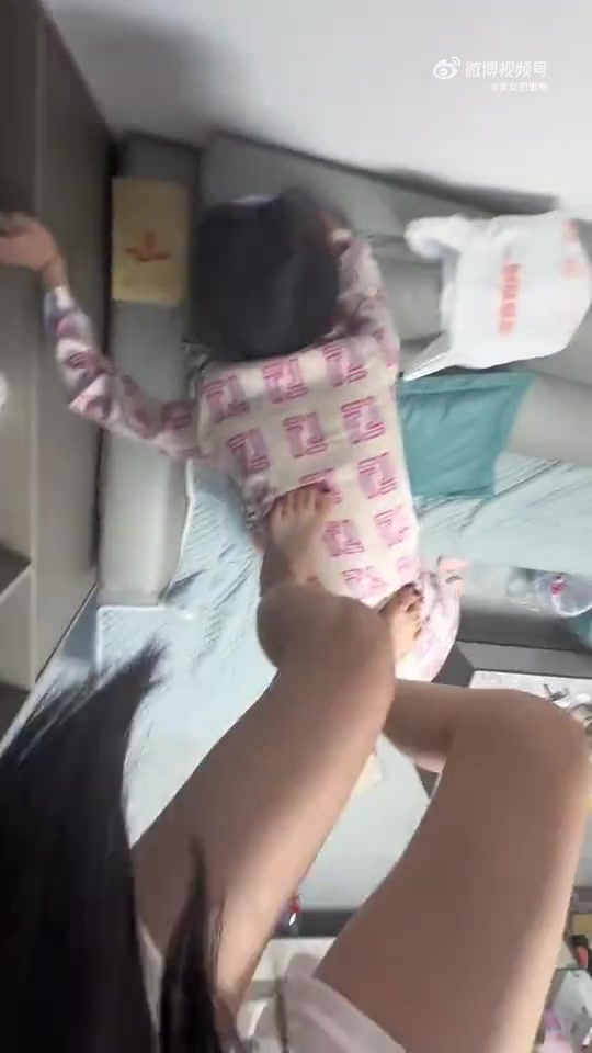 这个小姐姐的腰真硬