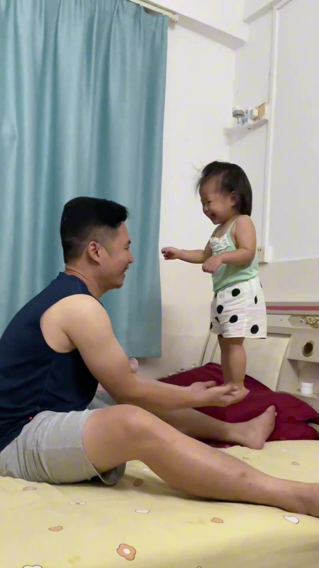 爸爸曾将你高举过头顶