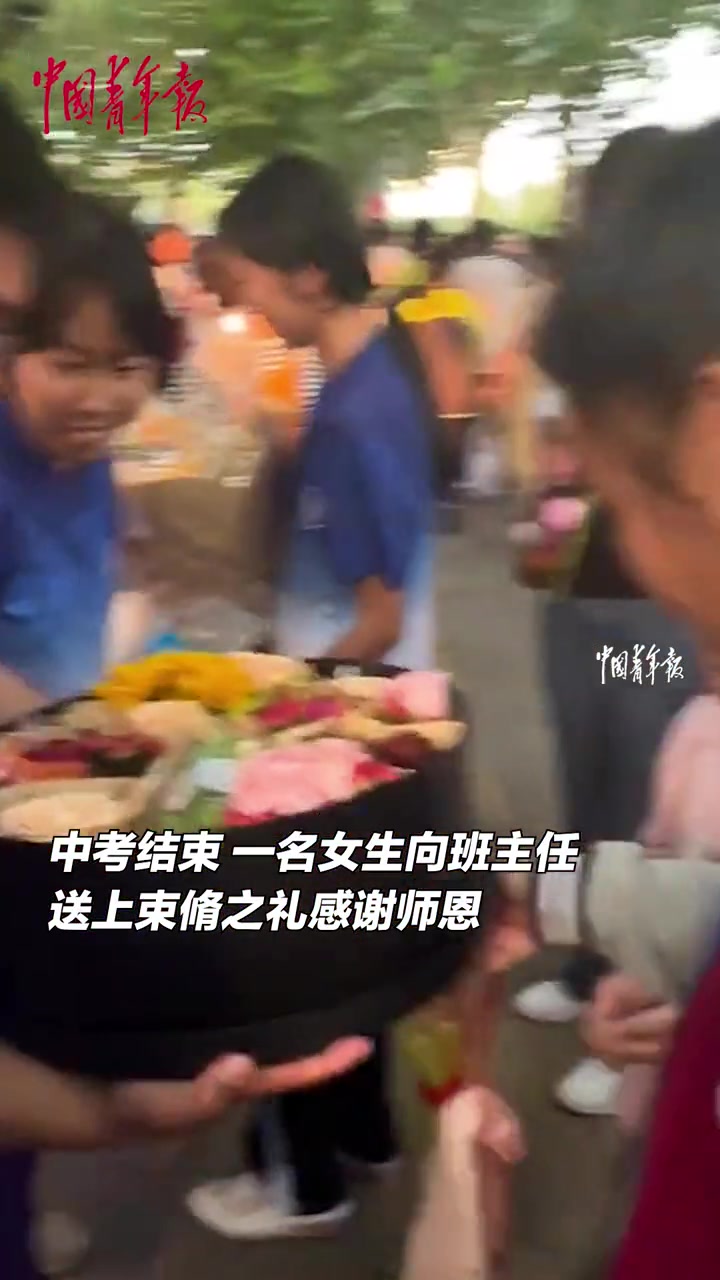 这老师一定付出了很多吧，能够得到学生的认可