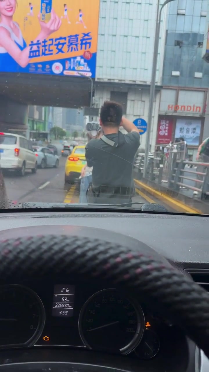 真的是为了拍个照，不管不顾了