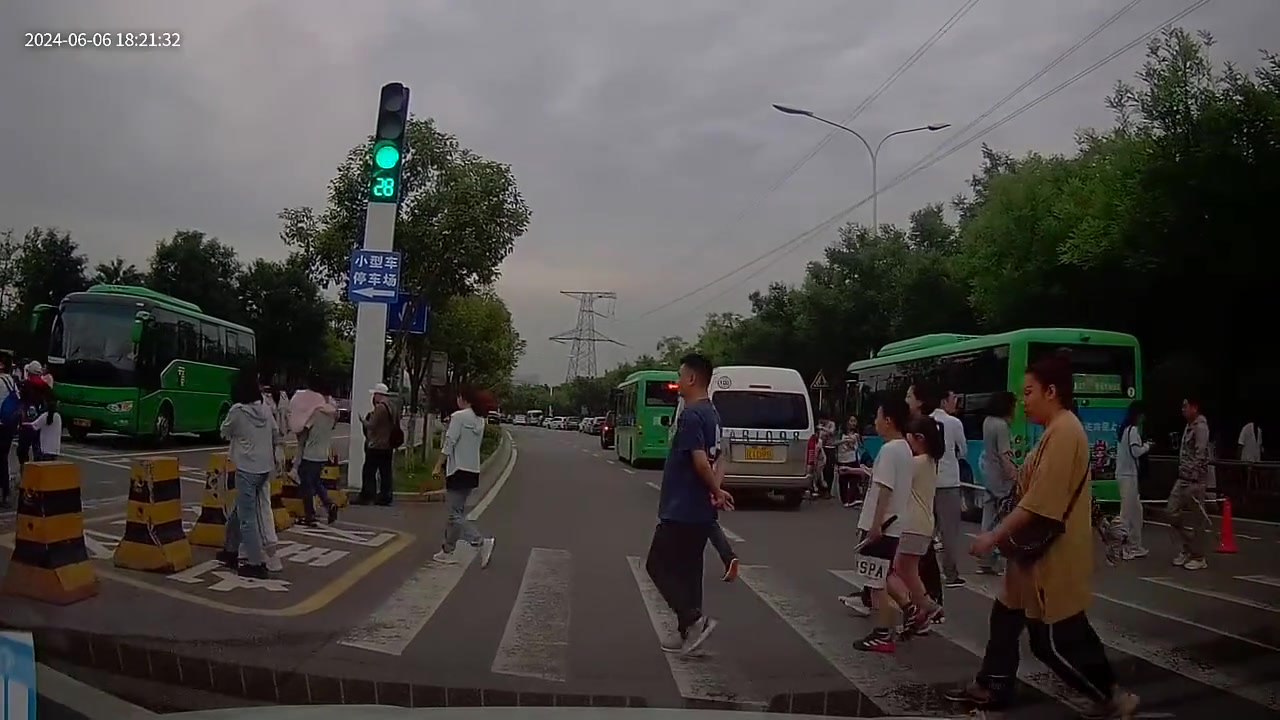 自己受气，还发视频出来气我们