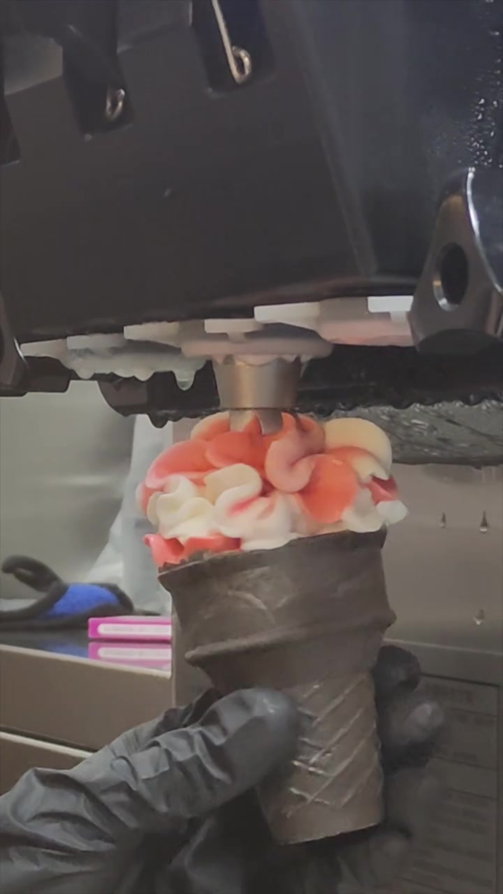 希望每个店员都能这样给我打冰淇淋！