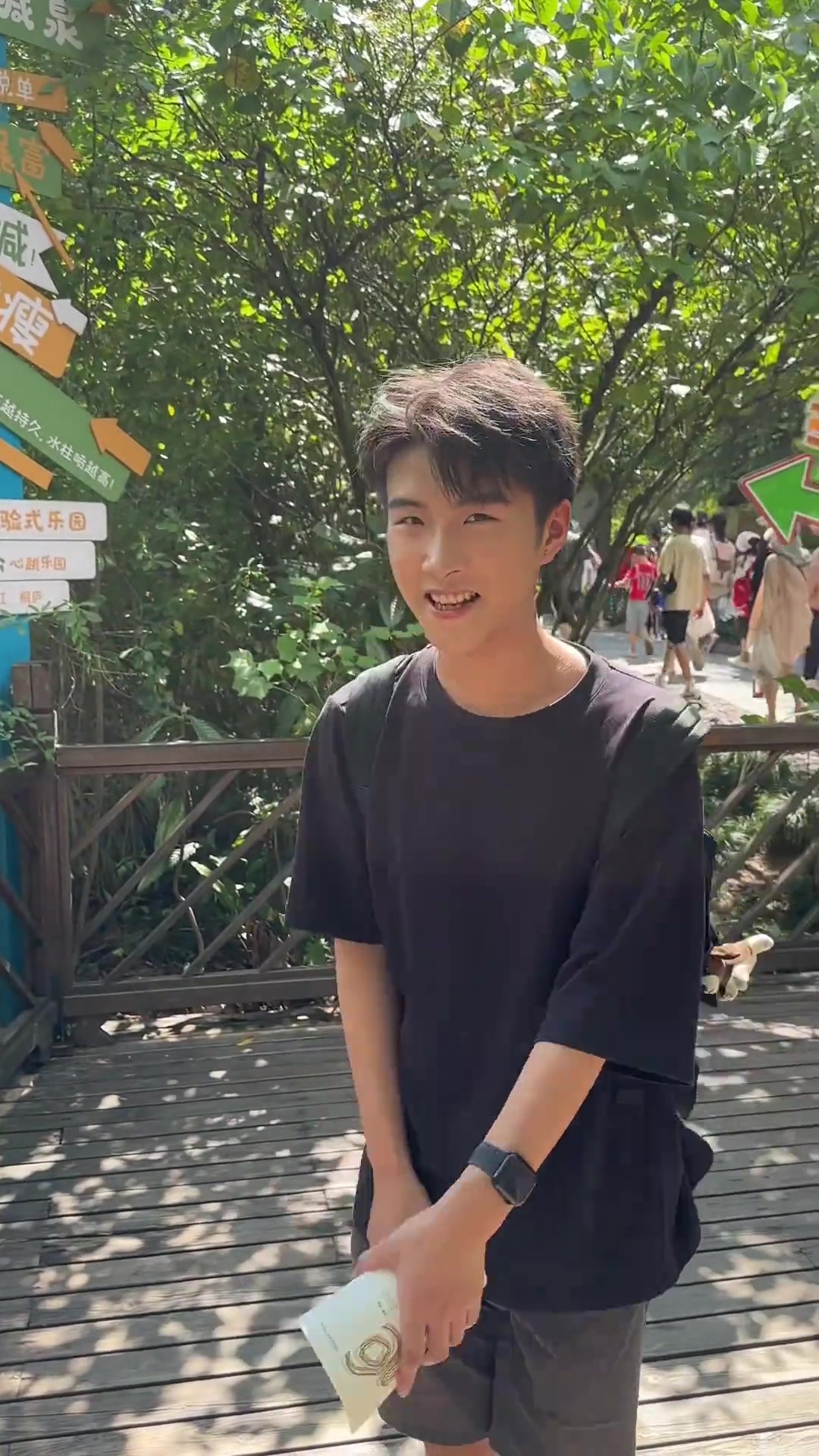 小孩哥：你没变声期吗