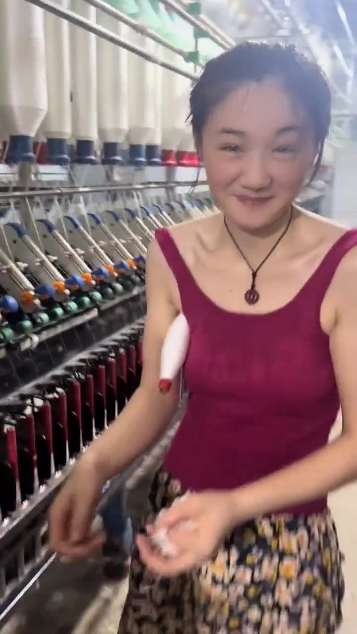 工厂里没空调吗怎么会这么热！