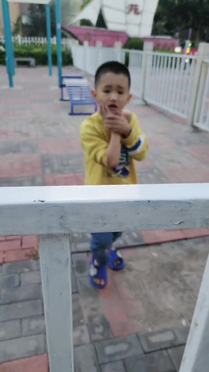 哪里不能磕一下啊，还专门跑到这儿