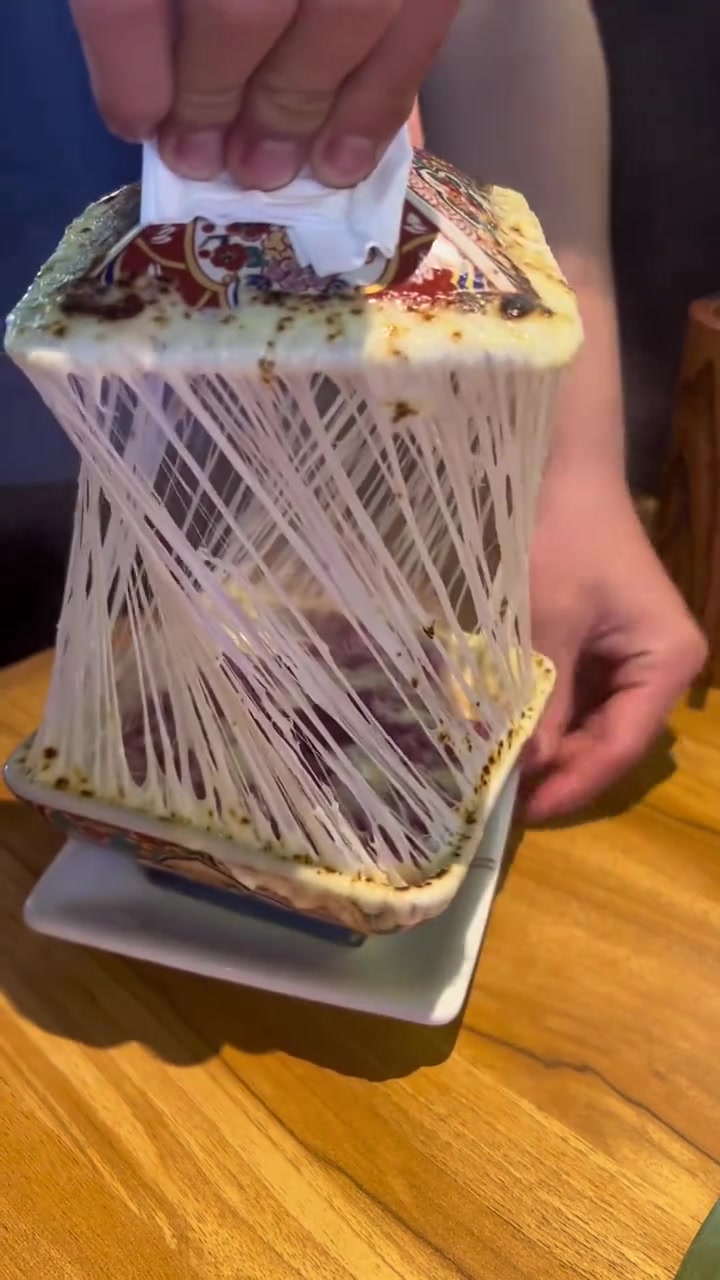 这个碗盖是不是得啃着吃