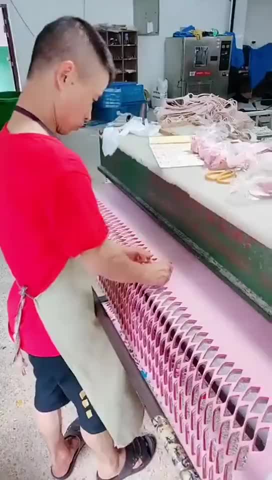 这效率也太低了，为什么不一整排来压呢