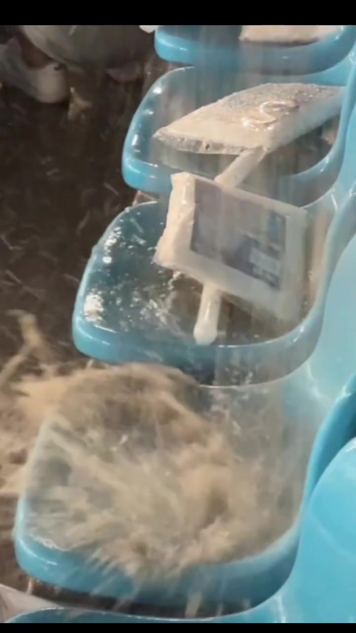 演唱会澡堂票咋买的就差带点洗发水沐浴露了