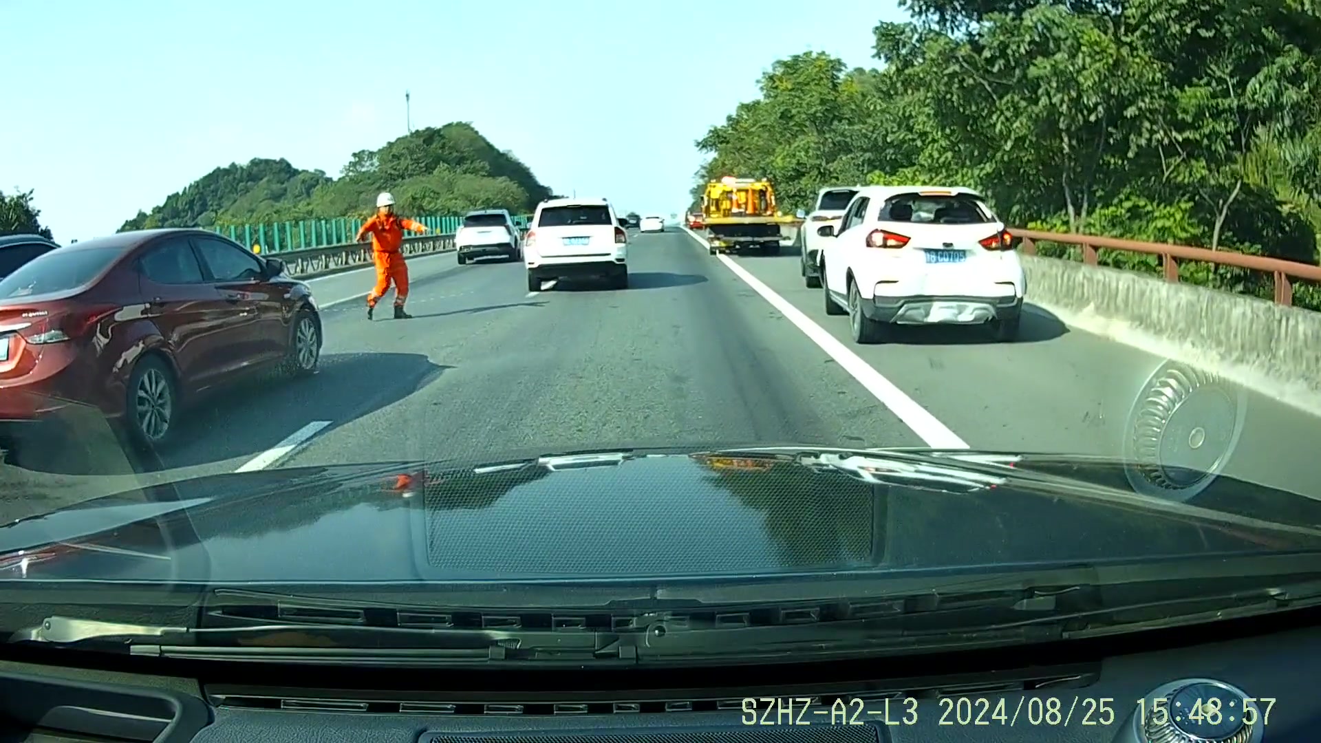 高速堵车真的猛士，这能上高速！